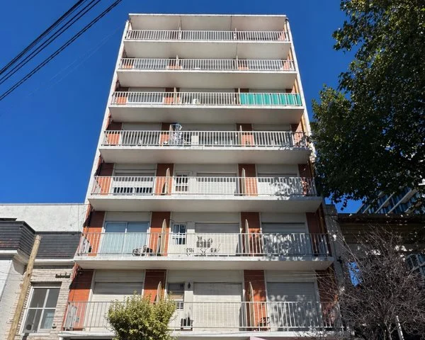 Departamentos, pisos y semipisos en Venta — ALBERTI 1400