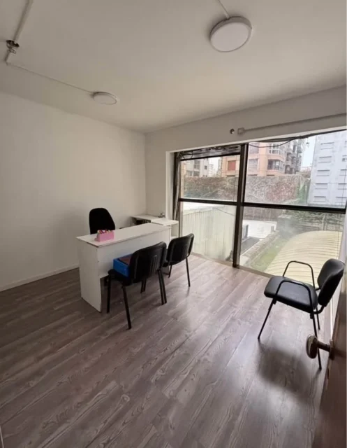 Oficinas en Alquiler — Av. Pedro Luro 3100