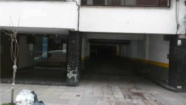 Cocheras y garages en Venta — Corrientes 1800