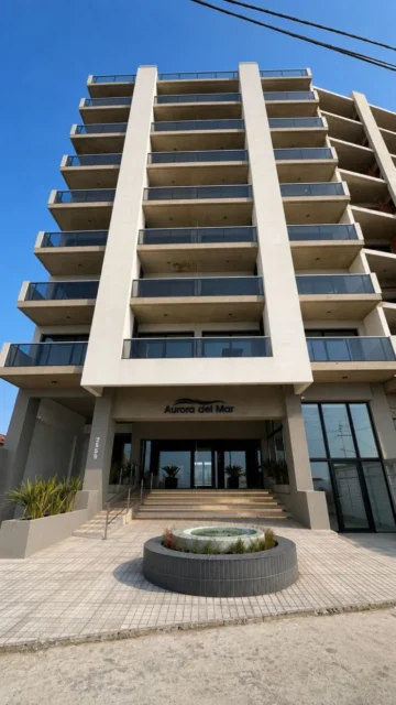 Departamentos, pisos y semipisos en Venta — Av. Felix U Camet 2559