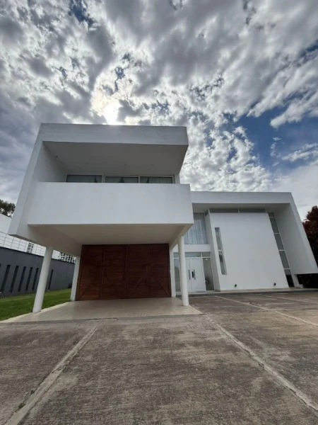 Casas, chalets en Venta — Newbery 5005