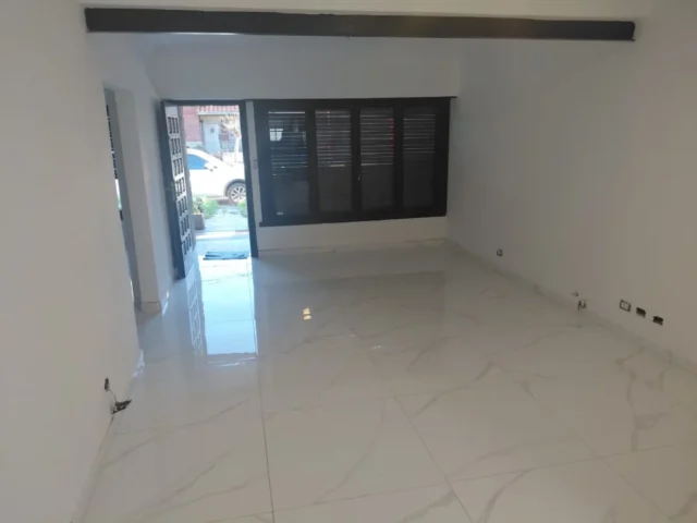 Casas, chalets en Venta — Ayolas 4585