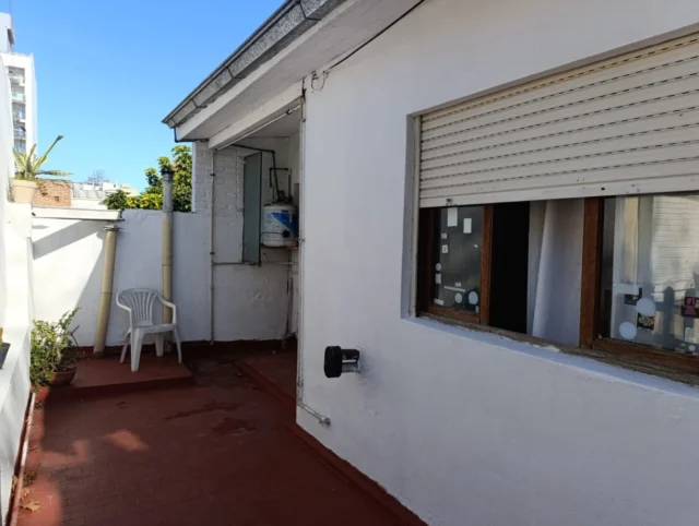 Departamentos, pisos y semipisos en Venta — Moreno 3541