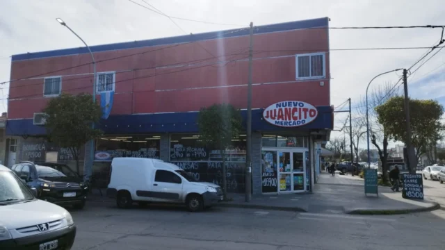 Locales en Venta — Av. Jara 1887