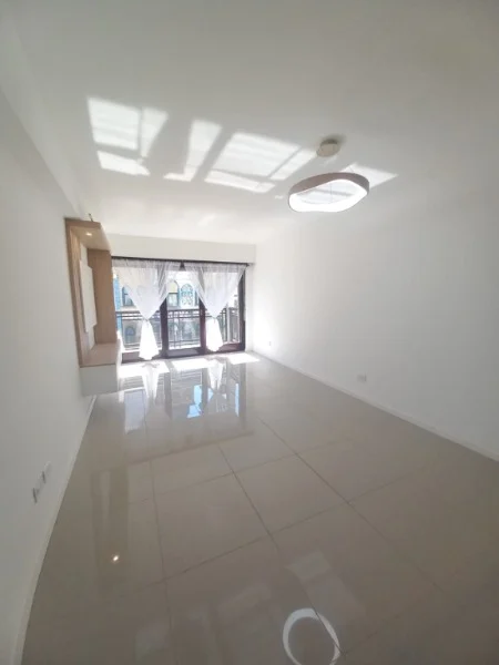 Departamentos, pisos y semipisos en Venta — Bolívar 2500