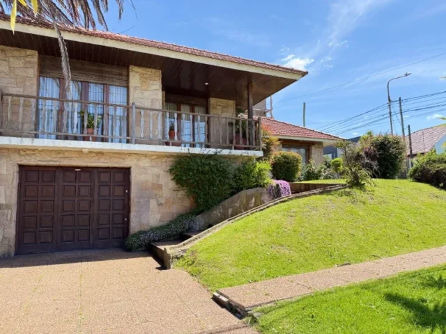 Casas, chalets en Venta — Alvear 4500