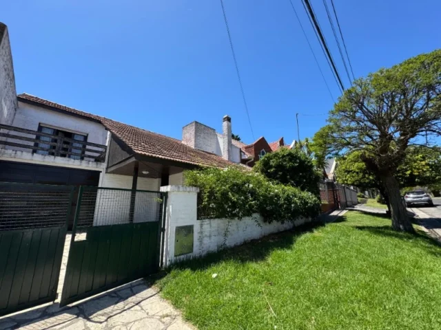 Casas, chalets en Venta — Azcuénaga 673