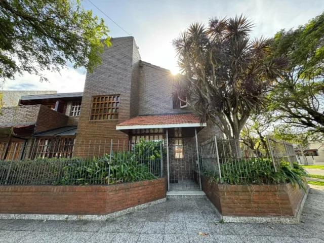 Casas, chalets en Venta — José Manuel Estrada 4811