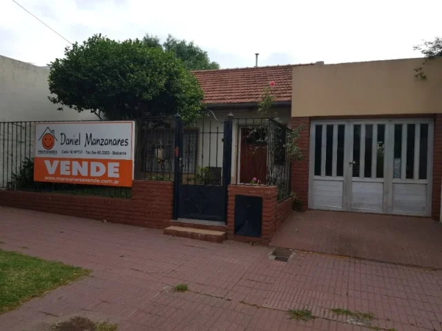Casas, chalets en Venta — Calle 31 e/ 26 y 28 - CARTEL