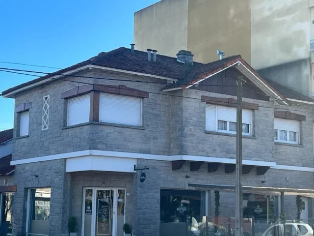Departamentos, pisos y semipisos en Venta — Av. Kelly 742