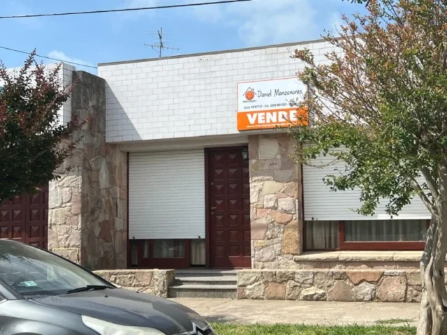 Casas, chalets en Venta — Calle 25 e/ 8 y 10 - CARTEL