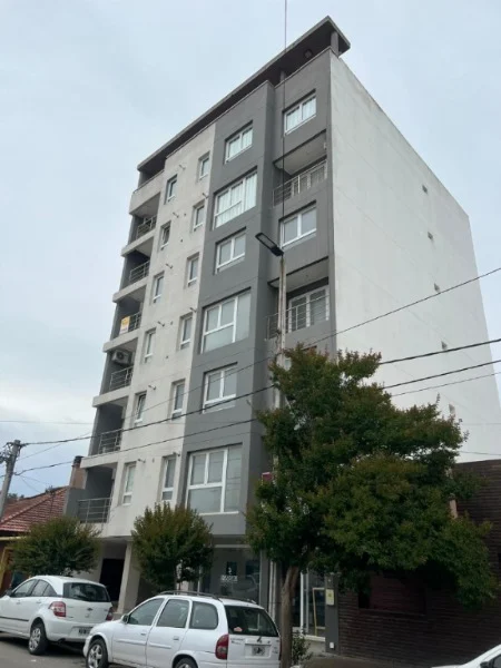 Departamentos, pisos y semipisos en Venta — Calle 13 N° 678
