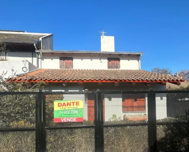 Casas, chalets en Venta — Strobel y Gorriti