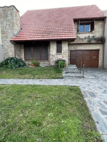 Casas, chalets en Venta — gonzalez chavez 657
