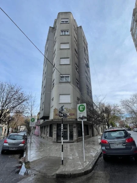 Departamentos, pisos y semipisos en Venta — bolivar 3246