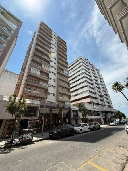 Departamentos, pisos y semipisos en Venta — chacabuco 3157