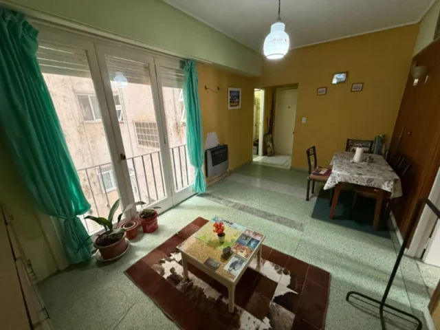 Departamentos, pisos y semipisos en Venta — Luro 2350