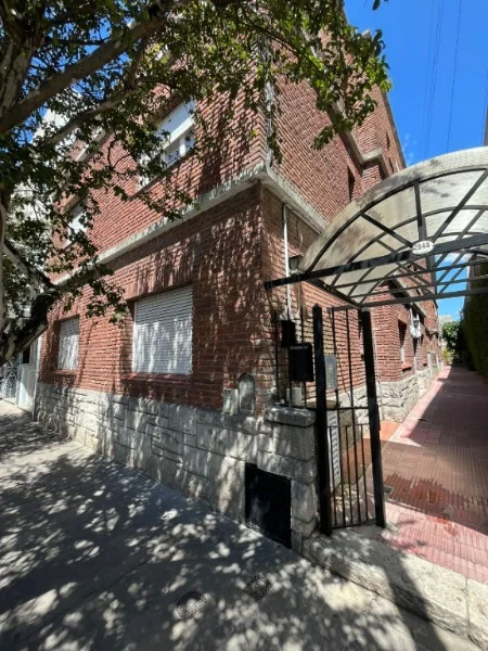 Departamentos, pisos y semipisos en Venta — Alberti 2848