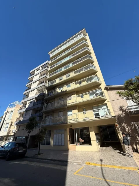 Departamentos, pisos y semipisos en Venta — maipu y catamarca