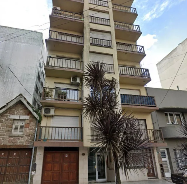 Departamentos, pisos y semipisos en Venta — Maipu 3167