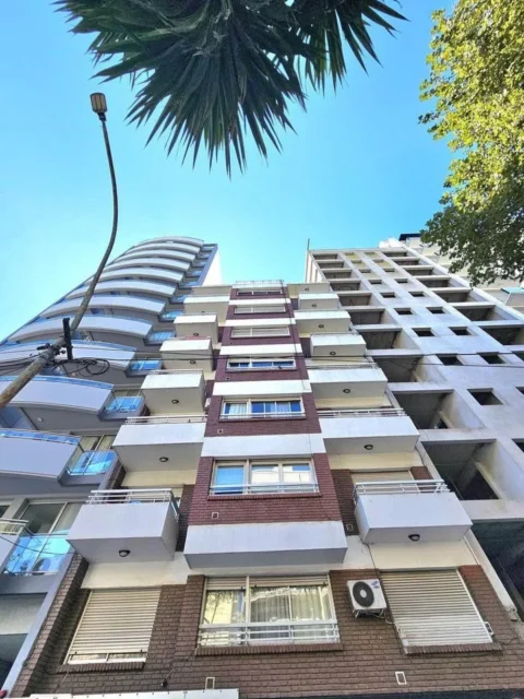 Departamentos, pisos y semipisos en Venta — Av.Libertad 3151