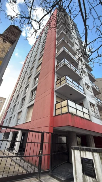 Departamentos, pisos y semipisos en Venta — Balcarce 3047