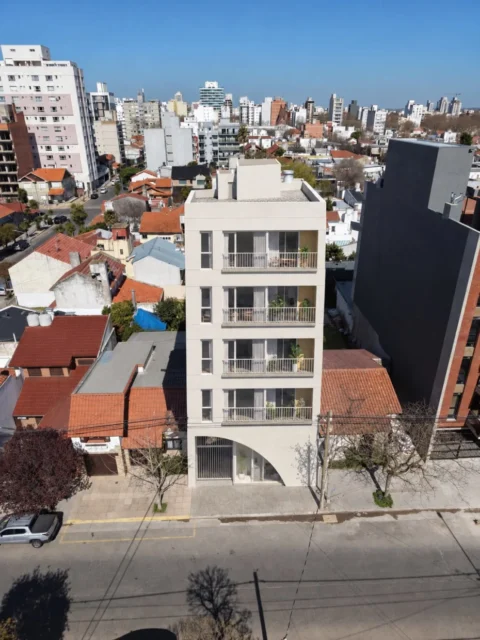 Departamentos, pisos y semipisos en Venta — Necochea y Salta