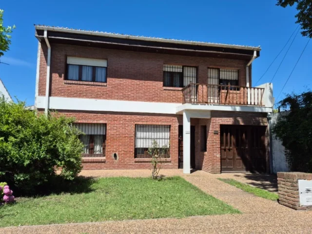 Casas, chalets en Venta — maipu 7300
