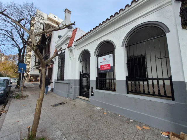Casas, chalets en Alquiler — Moreno e Irigoyen