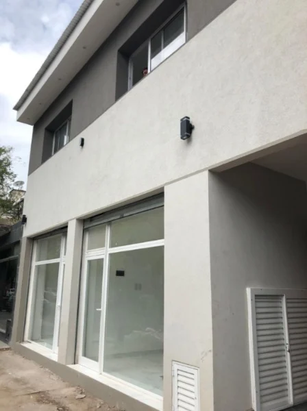 Locales en Venta — MORENO 3600