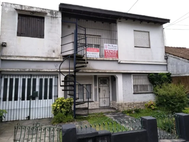 Casas, chalets en Venta — C. 261 7279