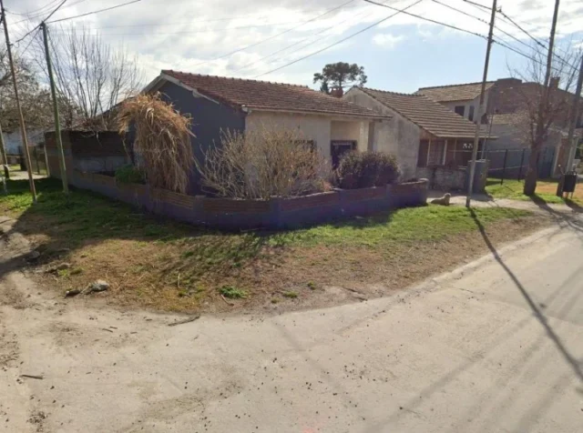 Casas, chalets en Venta — DAIREAUX 1100