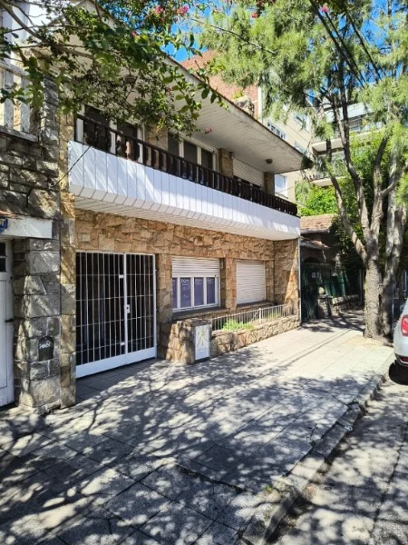 Casas, chalets en Venta — Buenos Aires 2818