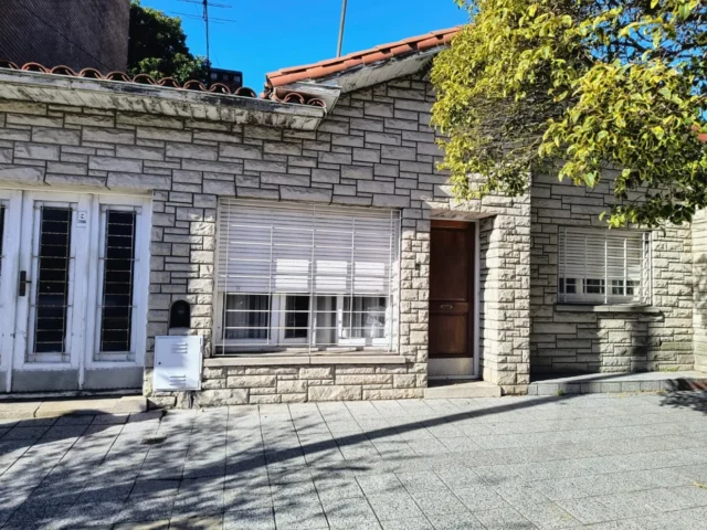 Casas, chalets en Venta — SALTA 2300