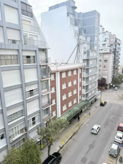 Departamentos, pisos y semipisos en Venta — BOLIVAR 2300
