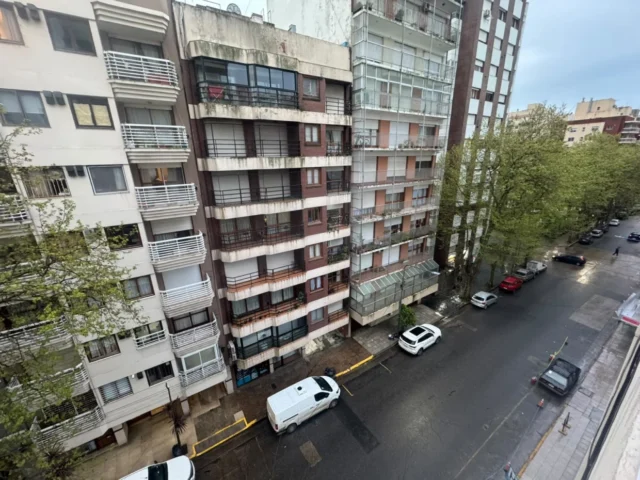 Departamentos, pisos y semipisos en Venta — MORENO 2500