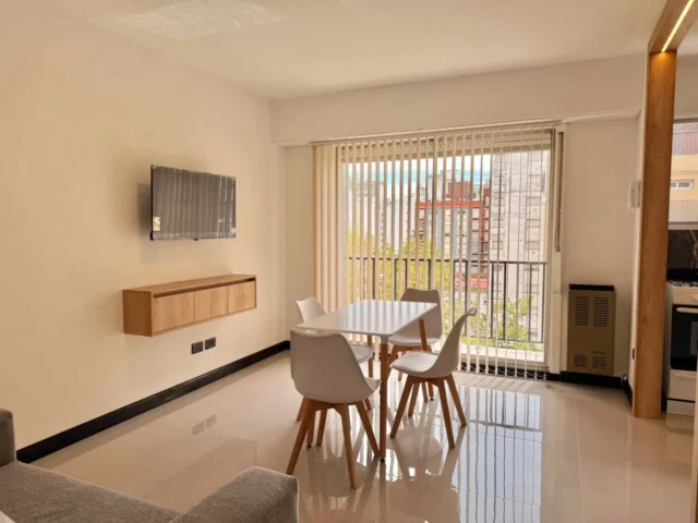 Departamentos, pisos y semipisos en Venta — MORENO 2400
