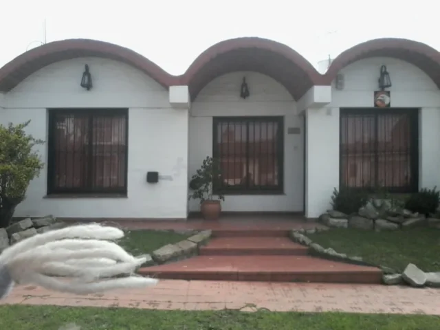 Casas, chalets en Venta — Dolores 2451