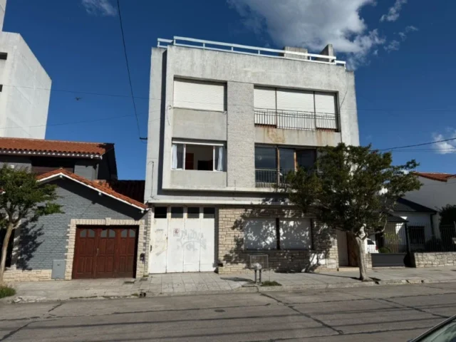 Galpones en Venta — Yrigoyen 4066