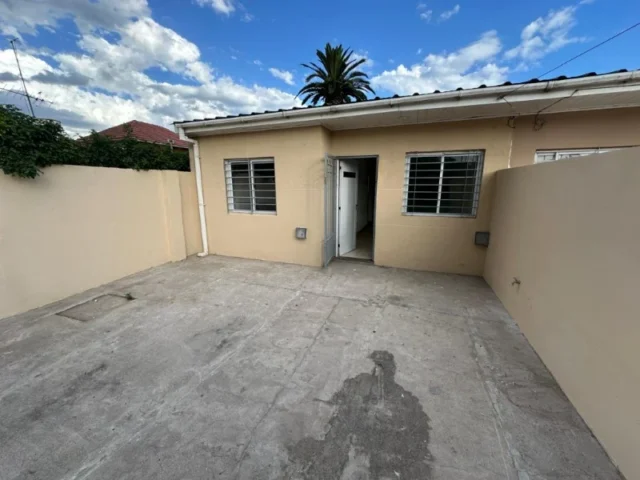 Casas, chalets en Alquiler — Cd. de Dolores 2464