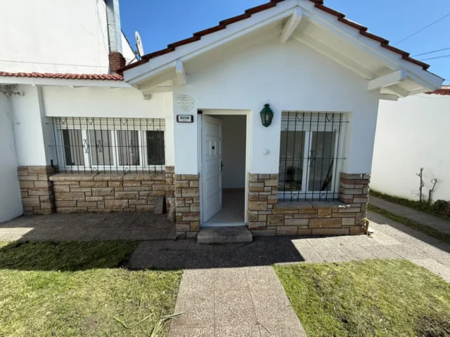 Casas, chalets en Venta — Irala 6150