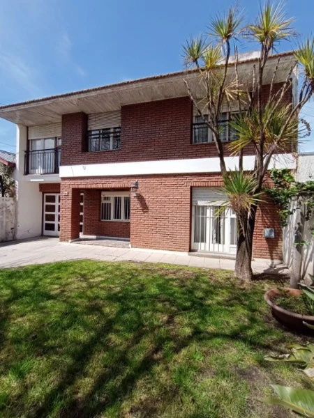 Casas, chalets en Venta — Don Bosco 600
