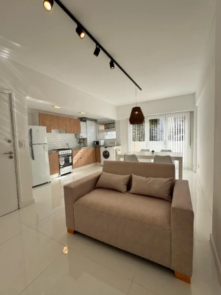 Departamentos, pisos y semipisos en Venta — Yrigoyen 1300