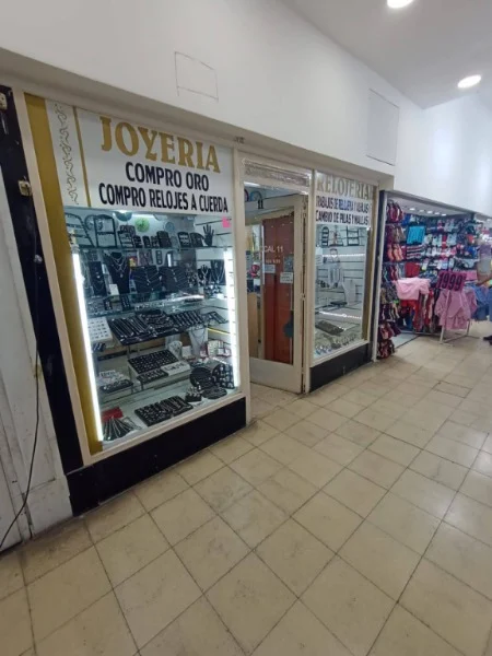 Locales en Venta — Luro 3200