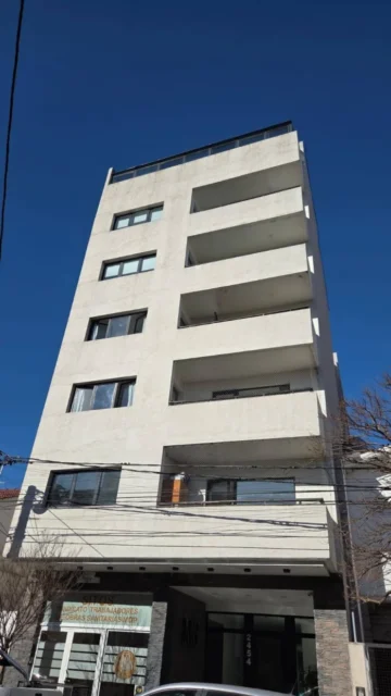Departamentos, pisos y semipisos en Venta — Garay 2400