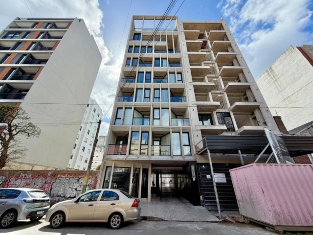 Departamentos, pisos y semipisos en Venta — Rawson 1700