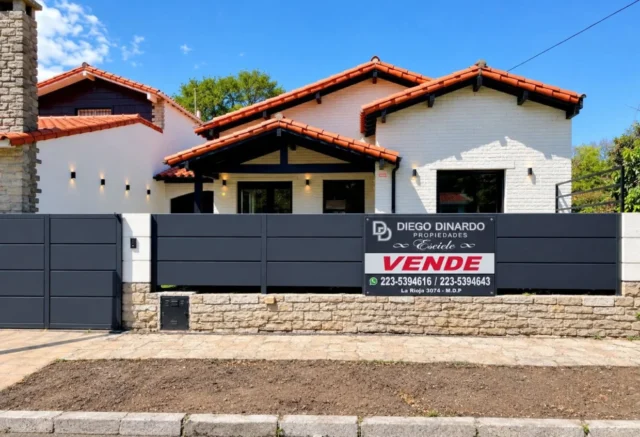 Casas, chalets en Venta — Urquiza 2600