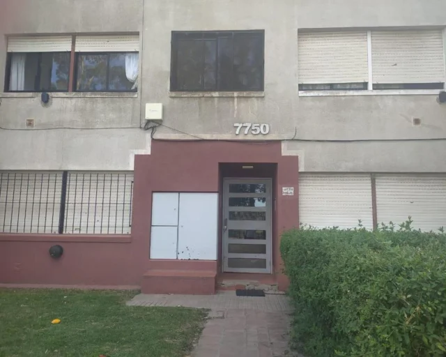 Departamentos, pisos y semipisos en Venta — Alvarado 7750