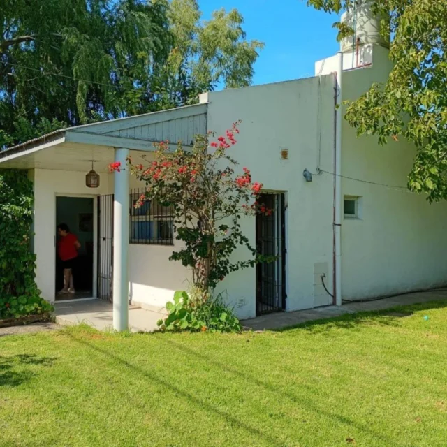 Casas, chalets en Venta — El Benteveo 2400