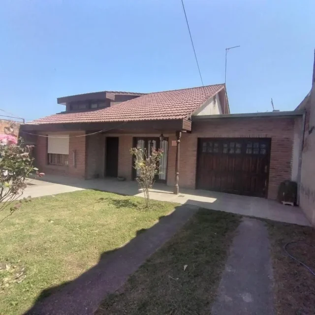 Casas, chalets en Venta — Av. Colón 10650